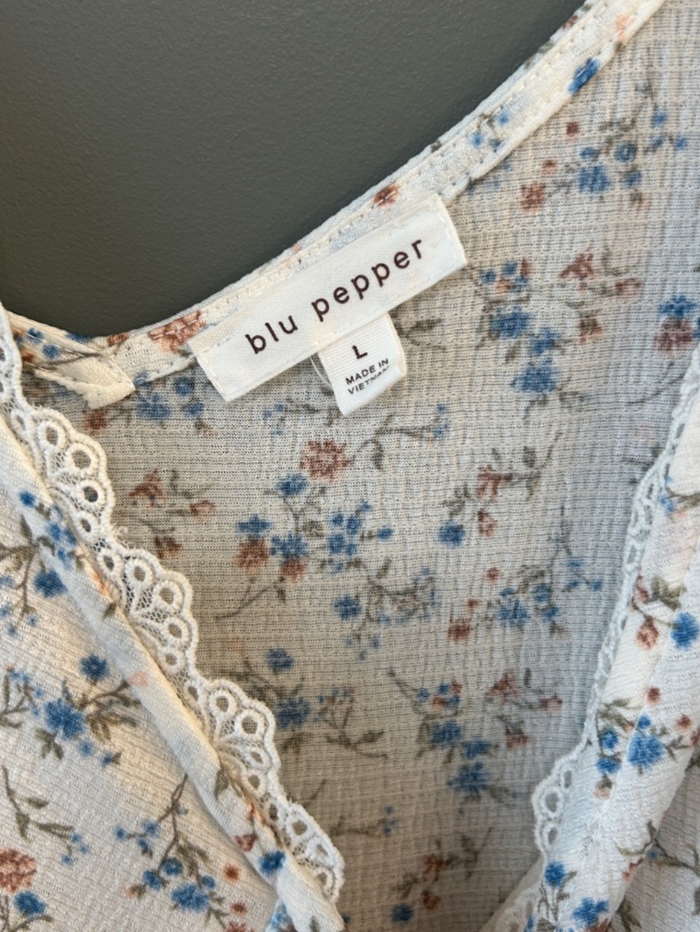 Blu Pepper Cream Mini Dress with Blue & Pink Floral Print Size Large - Picture 2 of 5